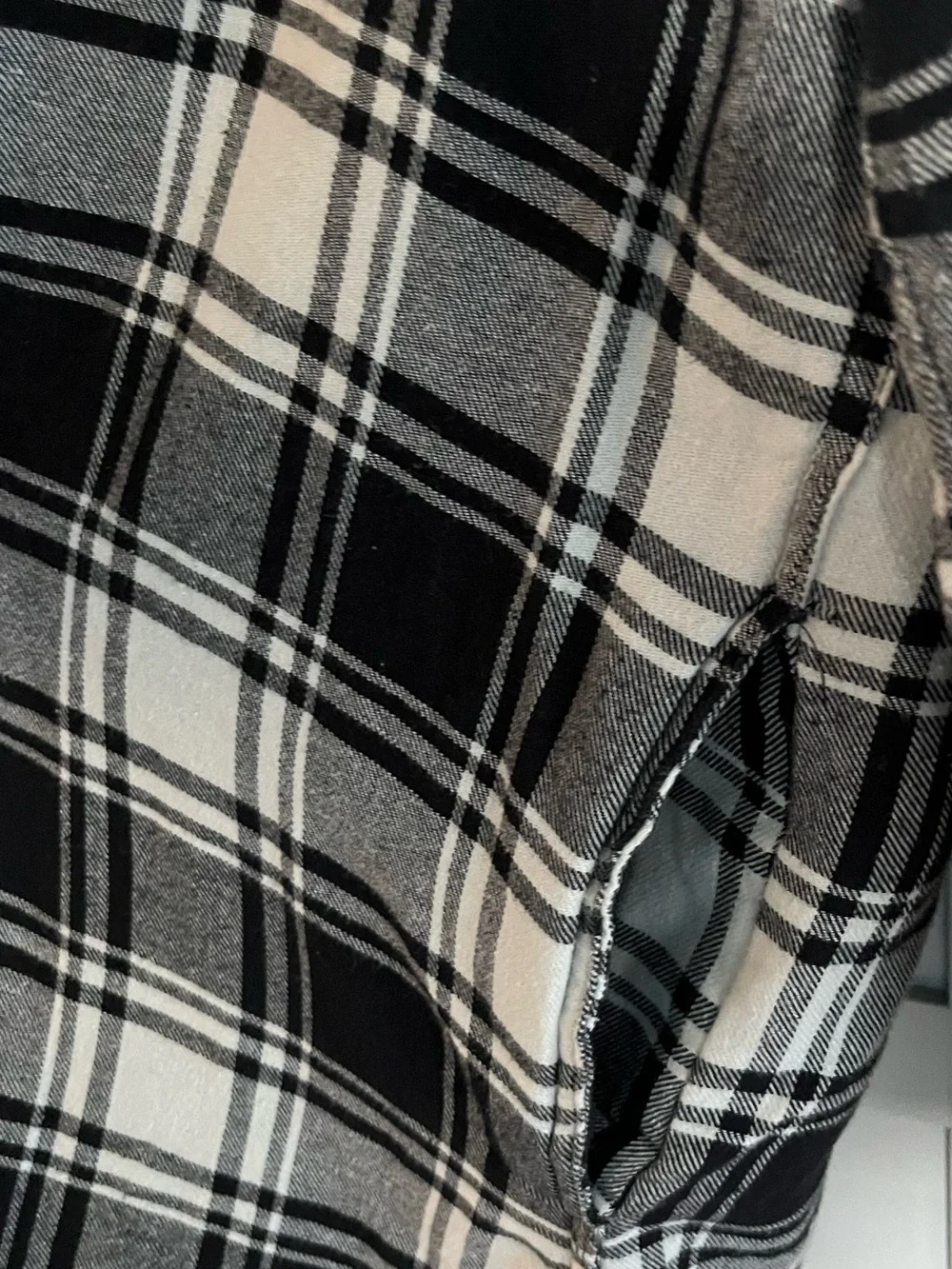 Wrangler Men's Black & White Plaid Hooded Flannel Shacket, M